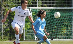 Read more about the article Starke U-16 der SG Rot-Weiß Frankfurt gewinnt Saisonauftakt gegen Makkabi